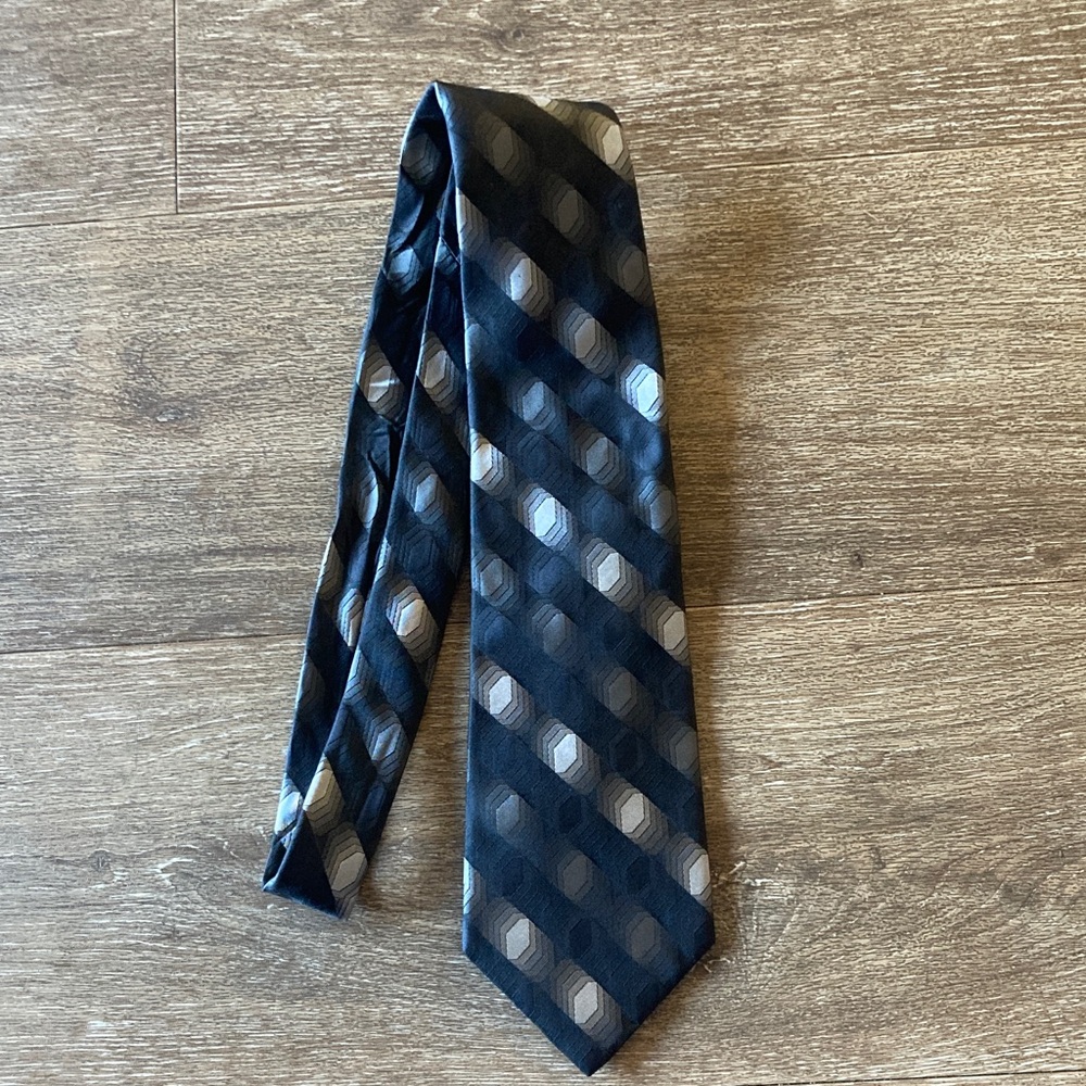 ZYLOS George Machado Elegant Hexagonal Pattern Silk Tie in Black and Gray
